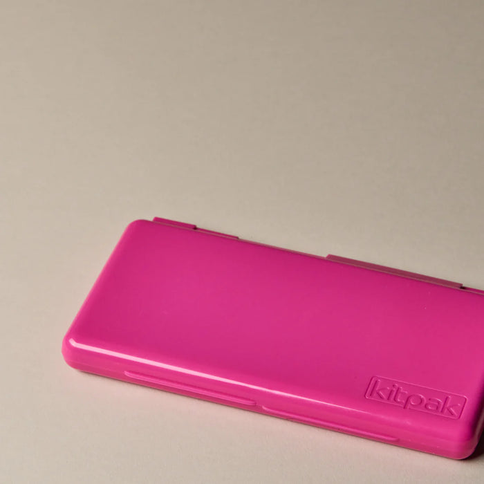 The Kitpak The Magnetic Compact in Material Girl