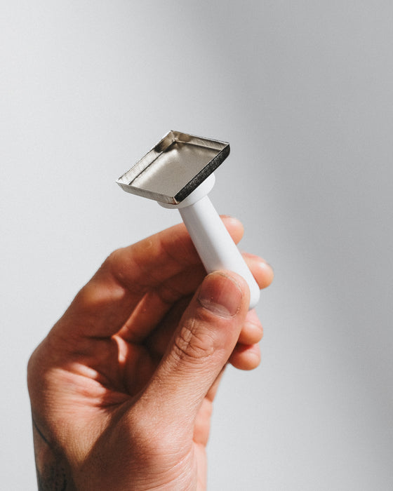 AKC - MAGNETIC HANDLE
